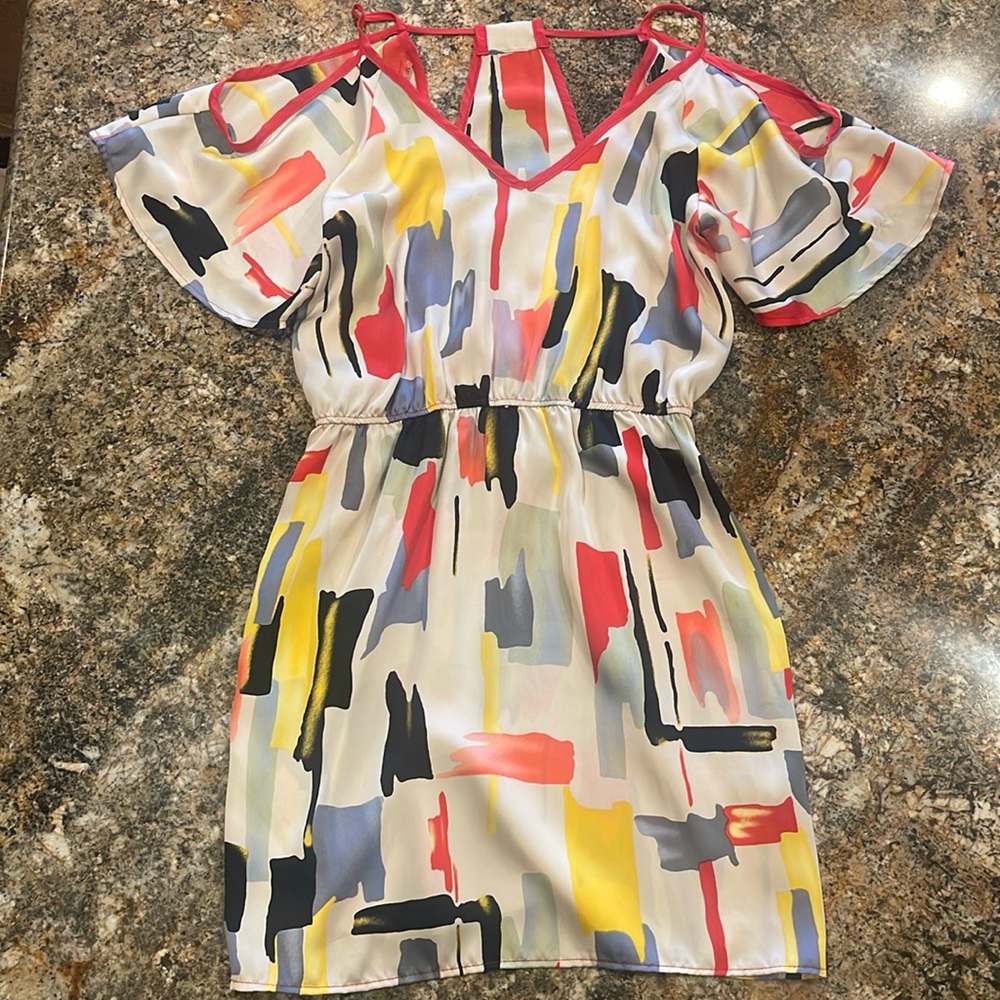 Cut out women’s dress above knee silky retro print red trim accents size small